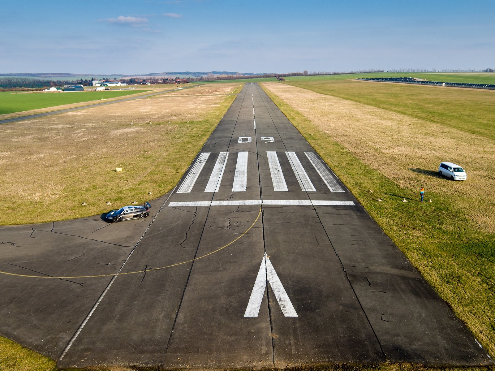 Navigation of airfield markings in aviation